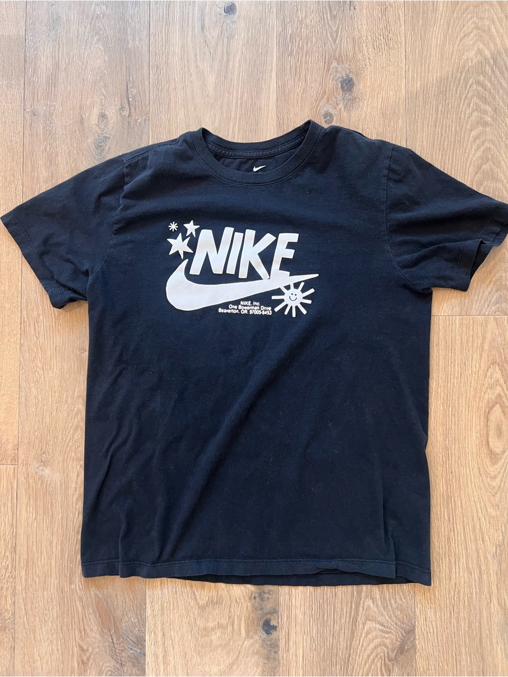 Nike Graphic Logo T-Shirt Black Men’s Medium Smiley Swoosh Short Sleeve Tee